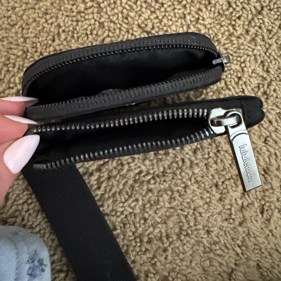 Lululemon black dial pouch - Picture 3 of 5